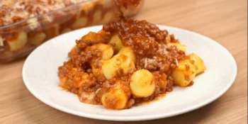 Nhoque à bolonhesa de carne moída