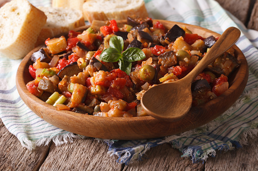 Caponata de berinjela no forno