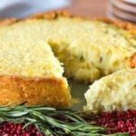 Como fazer torta de bacalhau desfiado? Receita fácil e simples