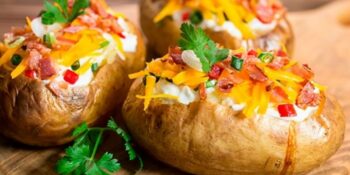 Batata Assada com Creme de Milho