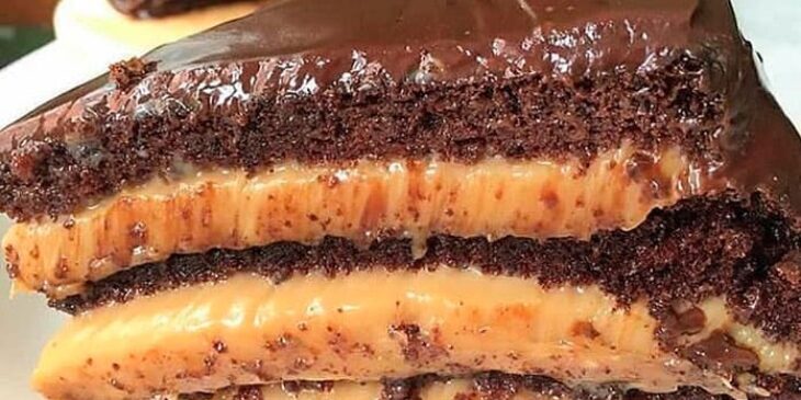 Bolo de Chocolate com Brigadeiro de Doce de Leite - Imagem por Receitas Agora