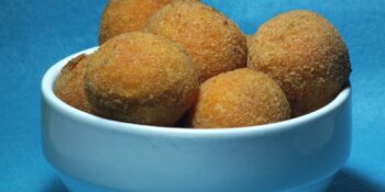 Bolinho de batata doce com frango