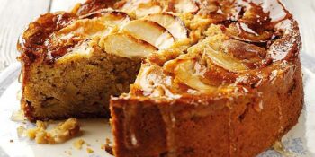 Receita de bolo de maçã que faz no liquidificador no piscar de olhos