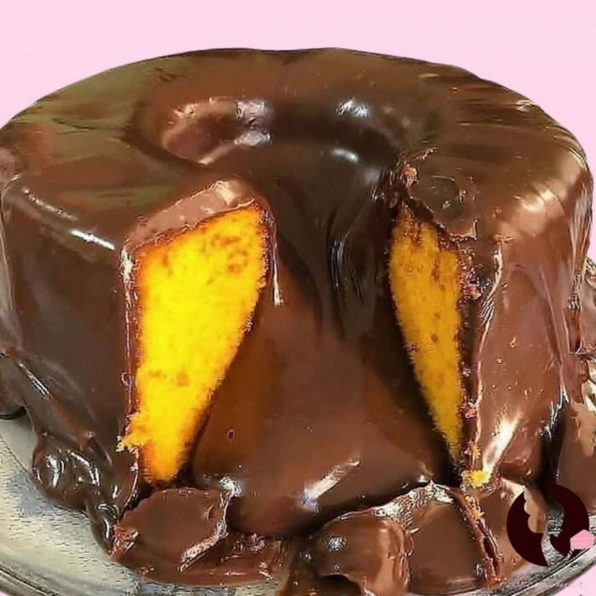 Bolo de Cenoura com Cobertura de Chocolate