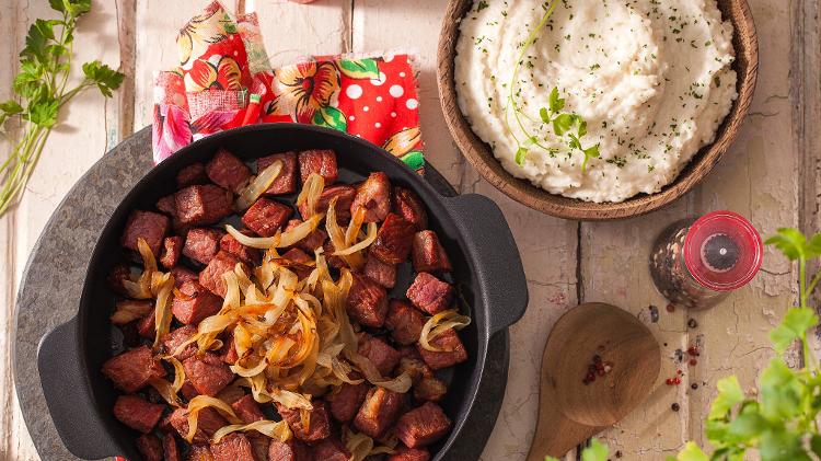 Carne de Sol Acebolada - Imagem por Amanhã vai ser outro dia