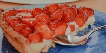 Torta de leite ninho com morango