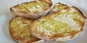 Torrada de pão francês