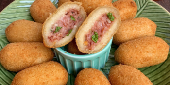 Bolinho de batata doce e calabresa