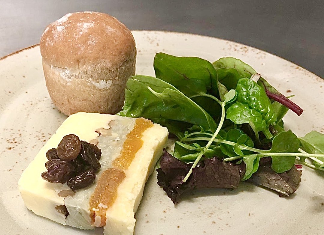 Terrine de queijo com damasco