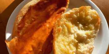 Pão na chapa com requeijão