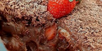 Pavê de chocolate com morango