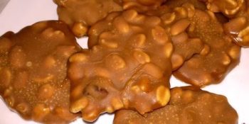 Pé de moleque com rapadura nordestino