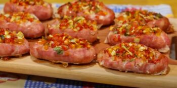Linguiça recheada com vinagrete