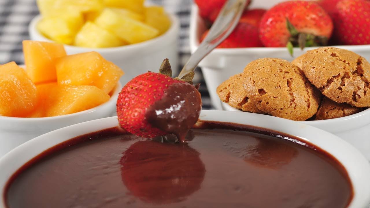 @joyofbaking fez este fondue de chocolate