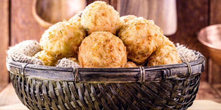 Bolinho de batata com arroz no liquidificador