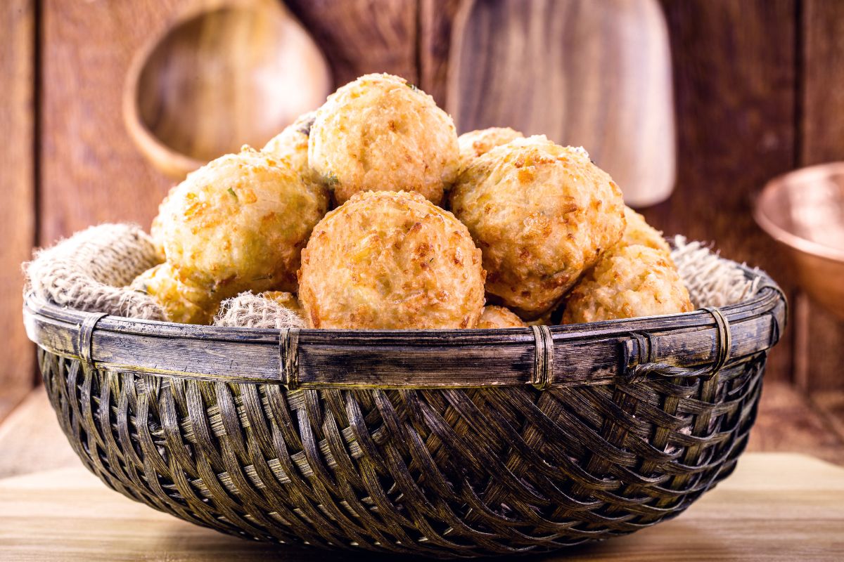 Bolinho de batata com arroz no liquidificador