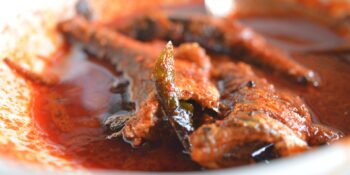 Peixe ao molho de tomate