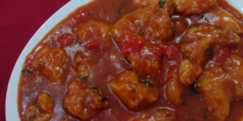 Peixe cozido ao molho