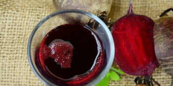 Suco de beterraba com banana