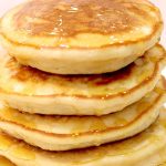 Receita de panqueca com abacaxi e mel perfeita para lanche