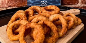 Anéis de cebola na airfryer