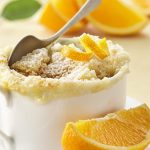 Bolo de laranja de microondas que fica bem molhadinho e saboroso: adeus espera!