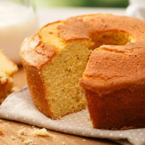 Bolo de fubá com erva doce