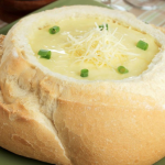 Caldo verde no pão italiano