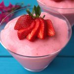Mousse de morango com tang