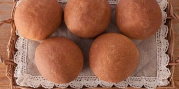 Pãozinho recheado com queijo