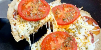 Pizza de aveia na frigideira