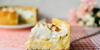 Torta de abacaxi gelada com biscoito