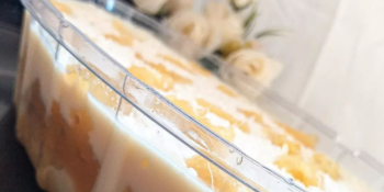 Torta de abacaxi gelada na travessa