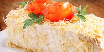 Torta de frango fria com maionese
