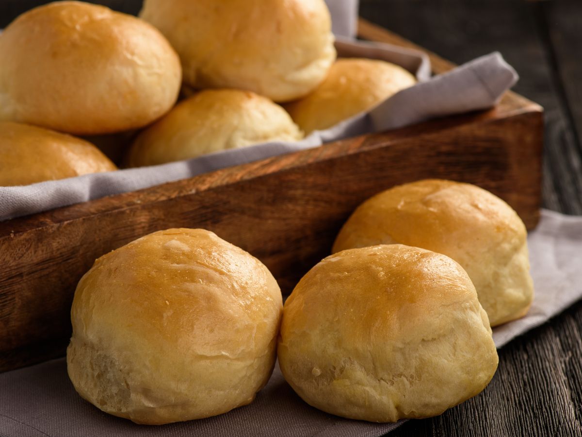 pãozinho recheado com leite condensado