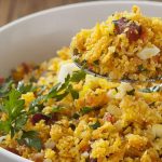 Farofa de fubá que tem um gostinho de Nordeste para acompanhar o seu almoço de hoje