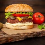 Hambúrguer artesanal