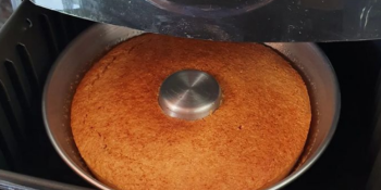 Bolo branco na airfryer