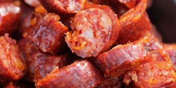 Linguiça fina na airfryer