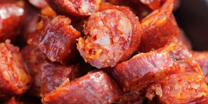 Linguiça fina na airfryer para fazer no jantar de um jeito que todo mundo ama