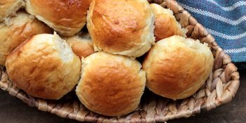 Pão de batata recheado
