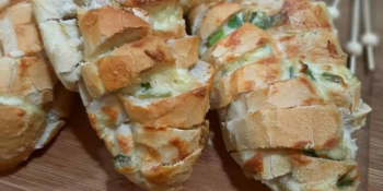 Pão de alho caseiro