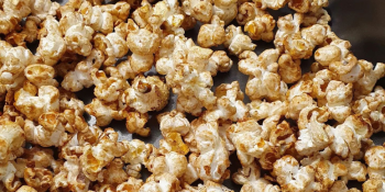 Pipoca doce com açúcar mascavo