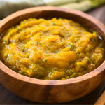 Purê de mandioquinha e salsa