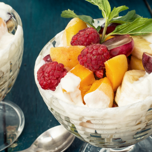 Salada de frutas com creme de leite