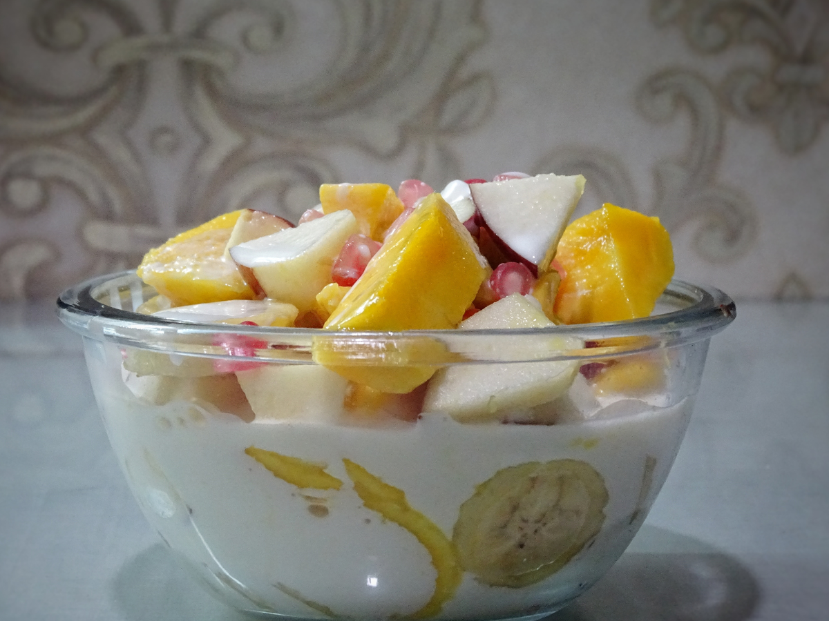 Salada de frutas com creme de leite