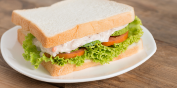 Sanduíche natural de atum