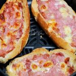 Pão com linguiça na airfryer