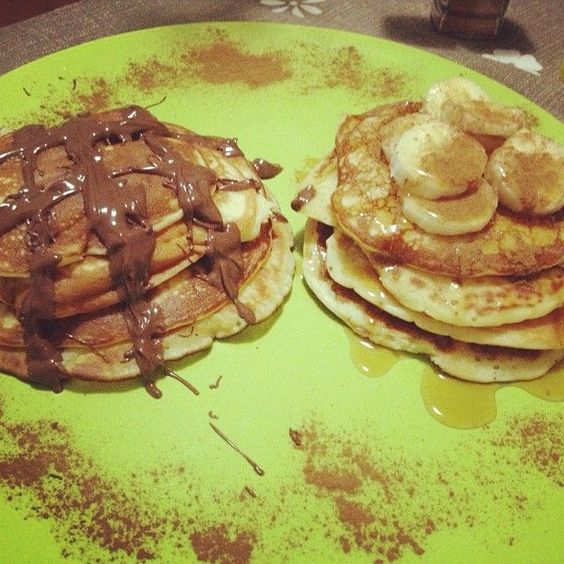 Waffle de frigideira com nutella mel