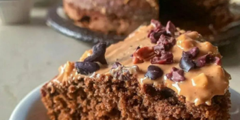 Bolo de café com chocolate
